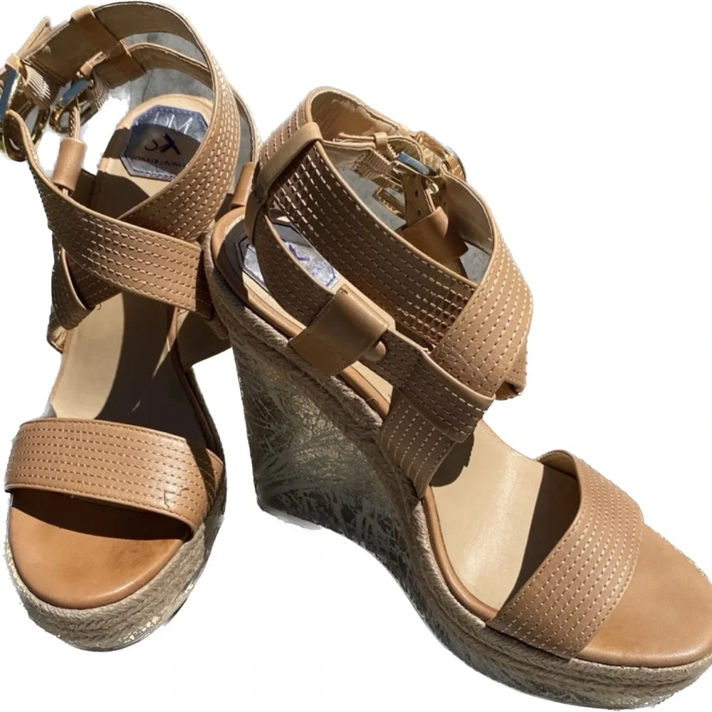 Donald J Pliner DMSX Tan Espadrille Strap Wedges 8 -